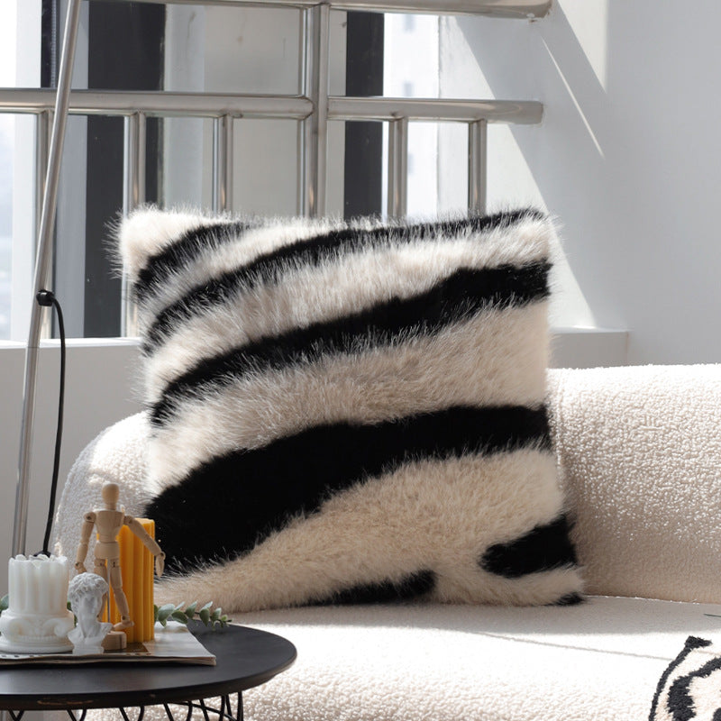 Rechteckiges Zierkissen mit Bouclé‑Tweed‑Struktur Karnz