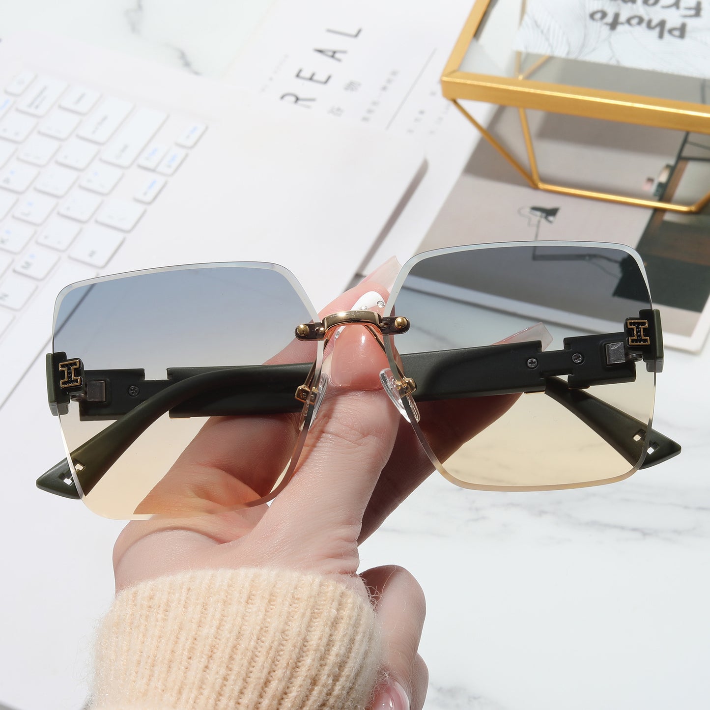 Damen oversized quadratische Sonnenbrille mit stilvollen Akzenten Karnz