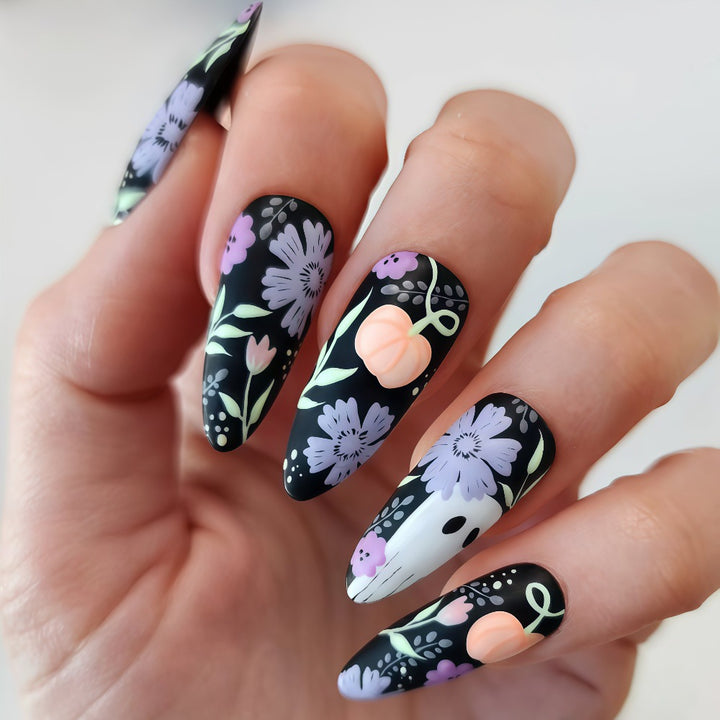 Kunstnagel Set mit kreativen Halloween-Motiven Karnz