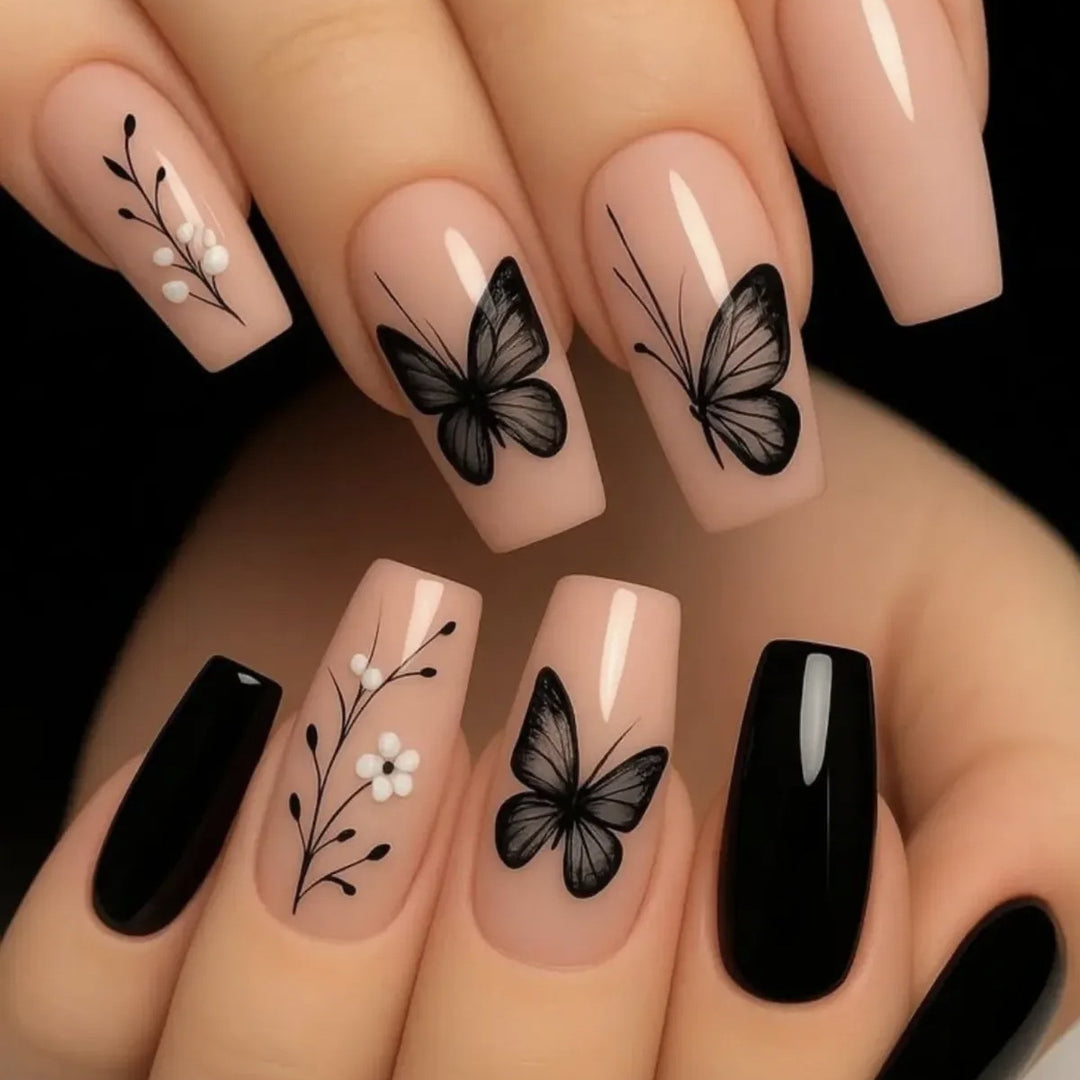 Dekorative Schmetterling Nagelkunst Verlängerungen Karnz