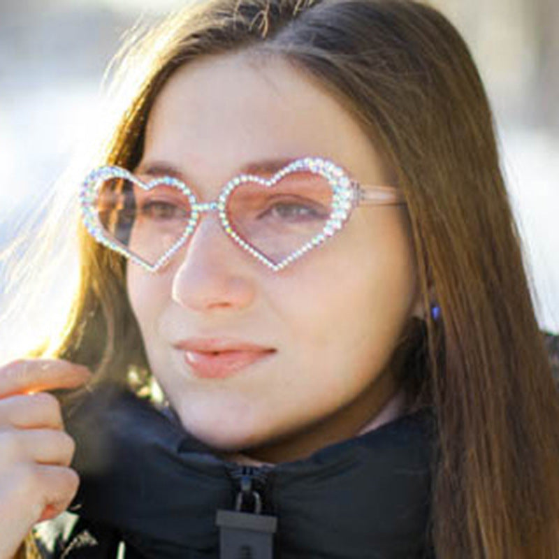 Damen Herzförmige Sonnenbrille mit strassbesetztem Rahmen Karnz