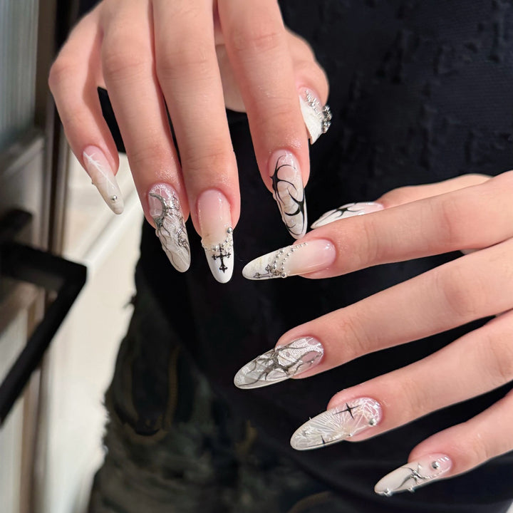 Elegante verzierte Press-On Nagelset