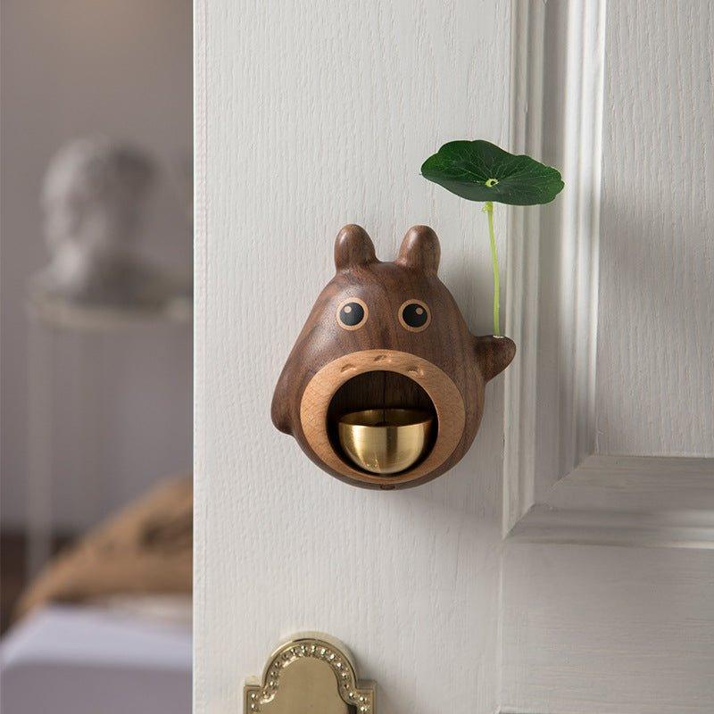 Handgefertigte Holz Totoro Türklingel mit Metallglocke | Karnz