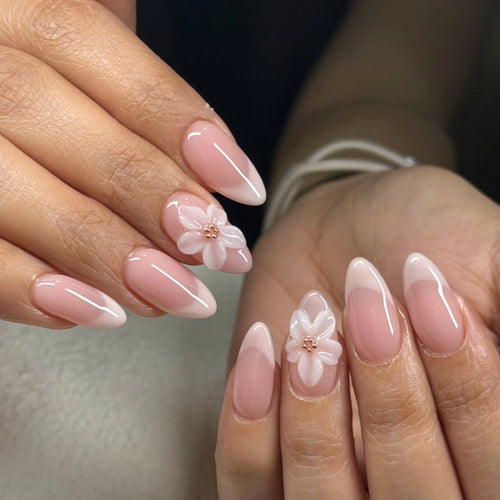 Kunstvolle Acryl-Nägel mit eleganten Blumendesigns Karnz