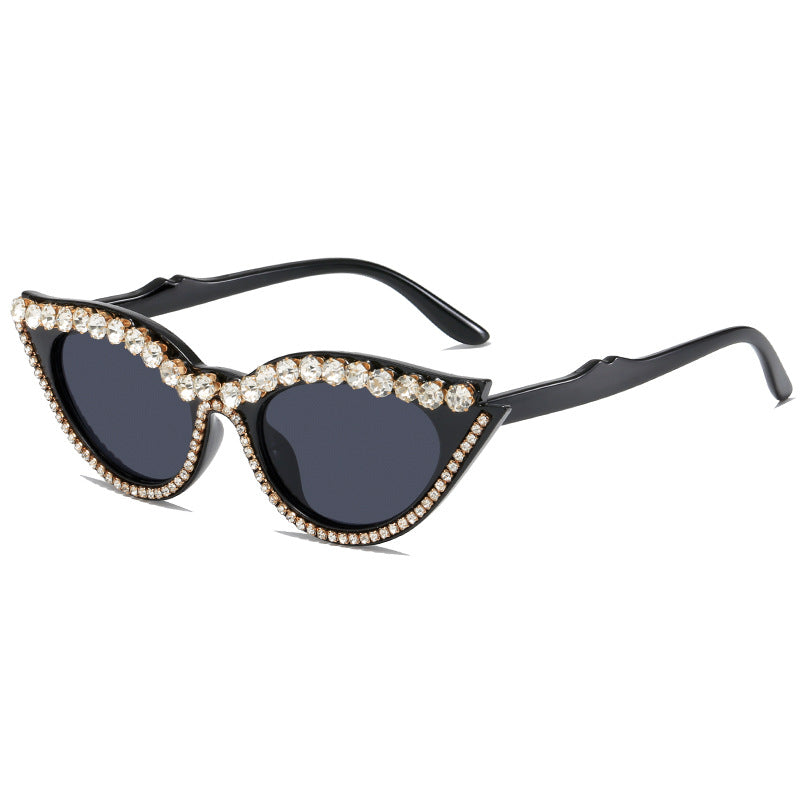 Damen extravagante Cat-Eye Sonnenbrille mit glamourösen Kristallverzierungen Karnz