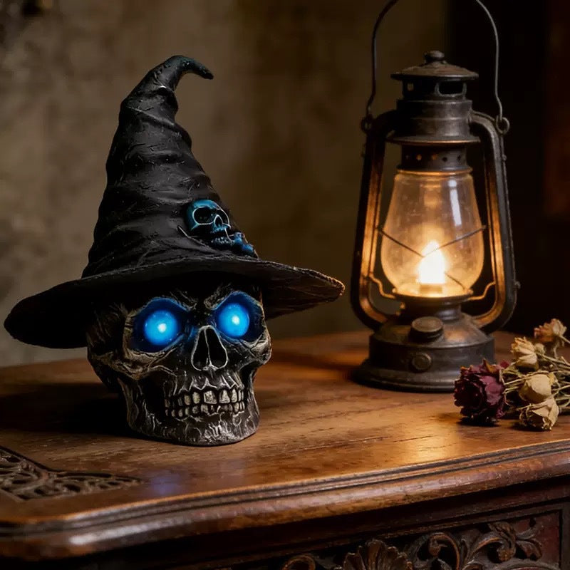 Dekorative Totenkopf mit Hexenhut Karnz