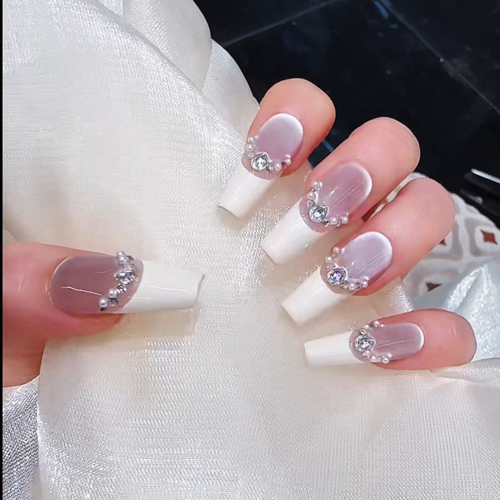 Elegante Nagelkunst Karnz