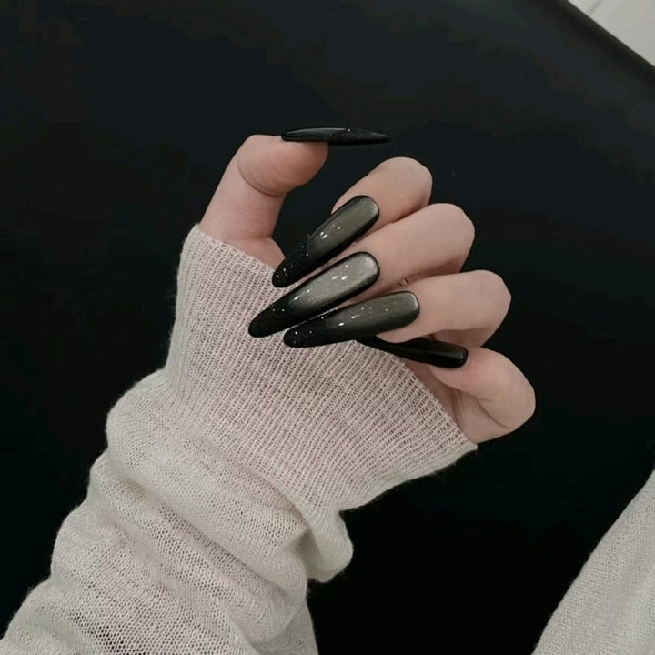 Glänzende Acryl-Nagelverlängerungen Karnz
