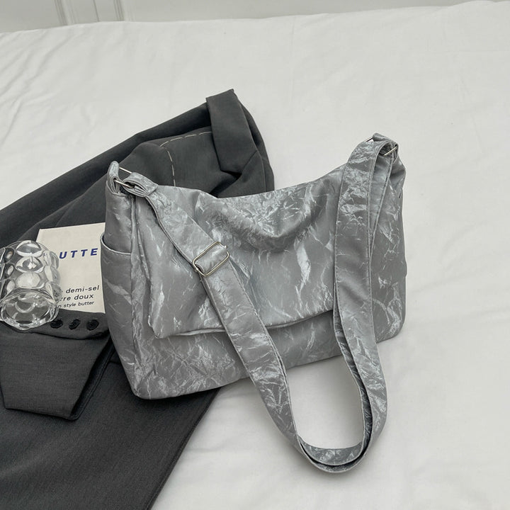Texturierte schlabberige Schultertasche