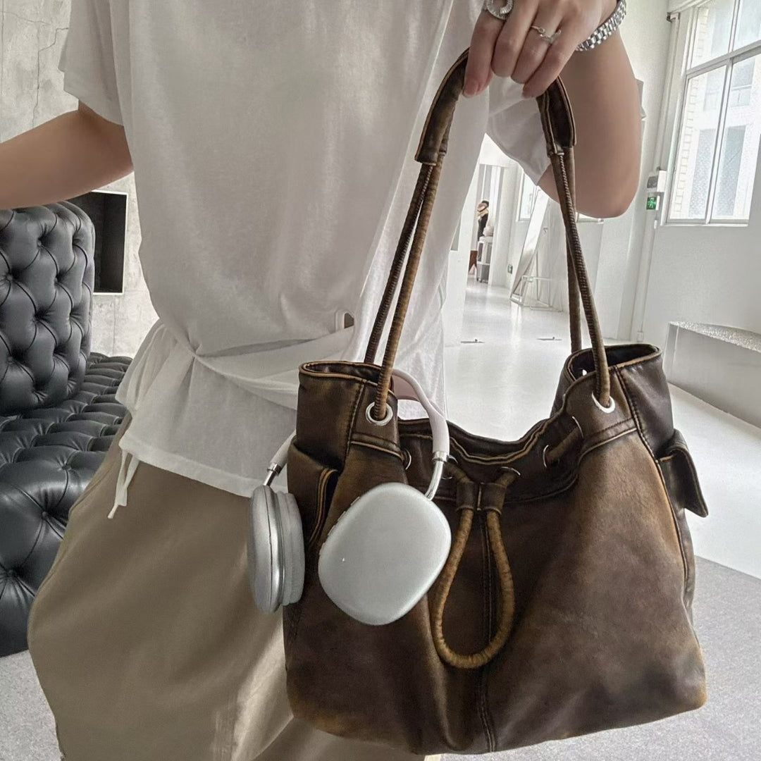 Erschöpftes Leder Schlapp-Tote