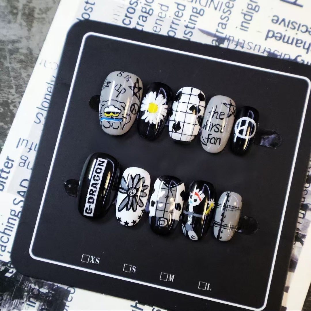 Künstlerisches Press-On-Nagelset Karnz