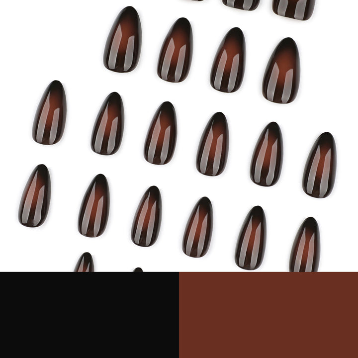 Kunstvolle Stiletto-Nägel mit glänzendem Finish Karnz