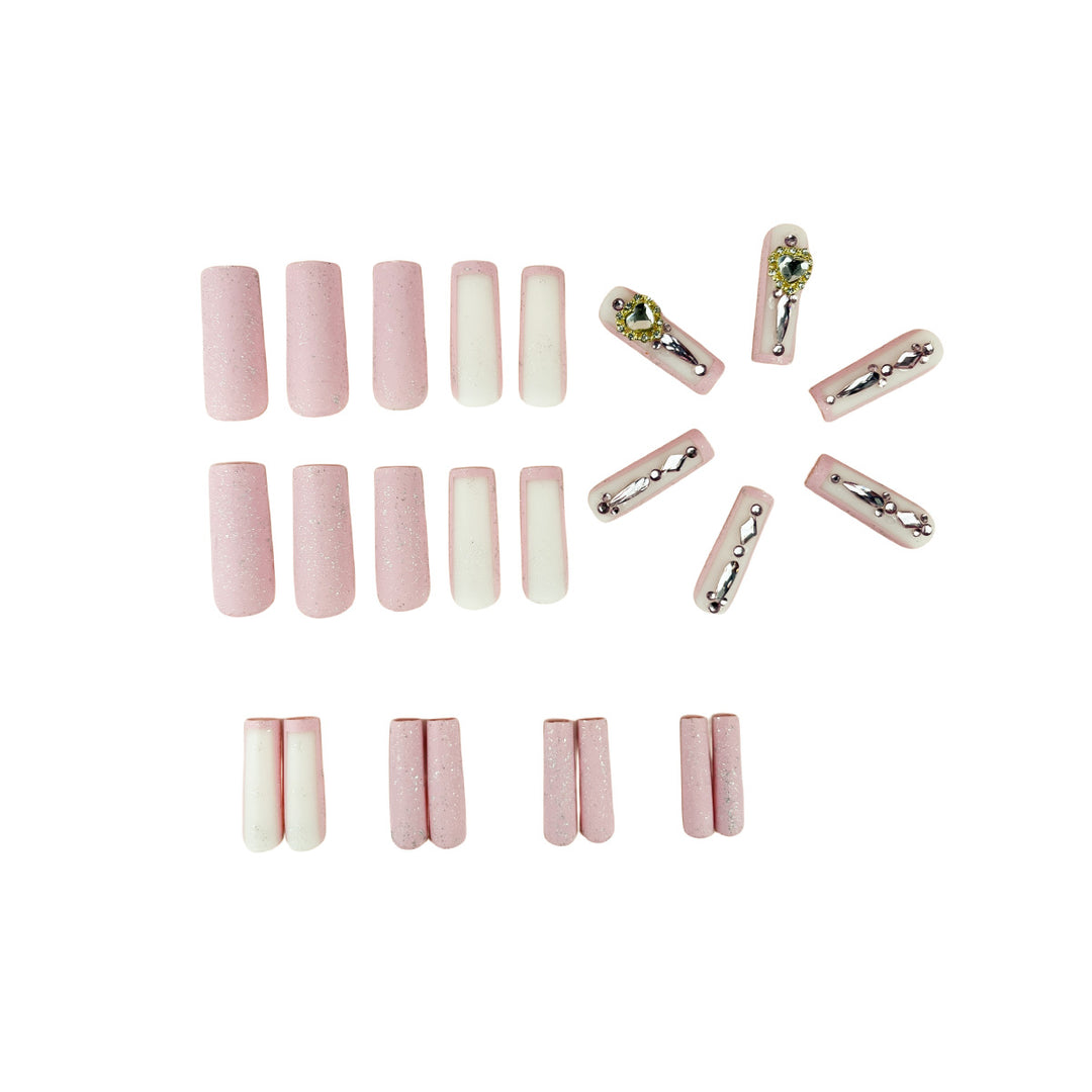 Glamouröse mit Strass verzierte Nagelverlängerungen Karnz