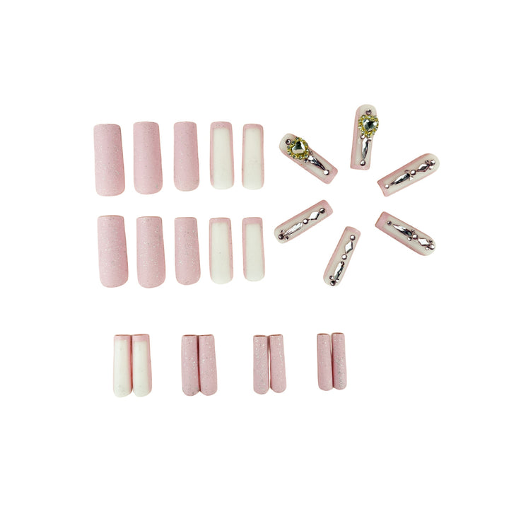 Glamouröse mit Strass verzierte Nagelverlängerungen Karnz