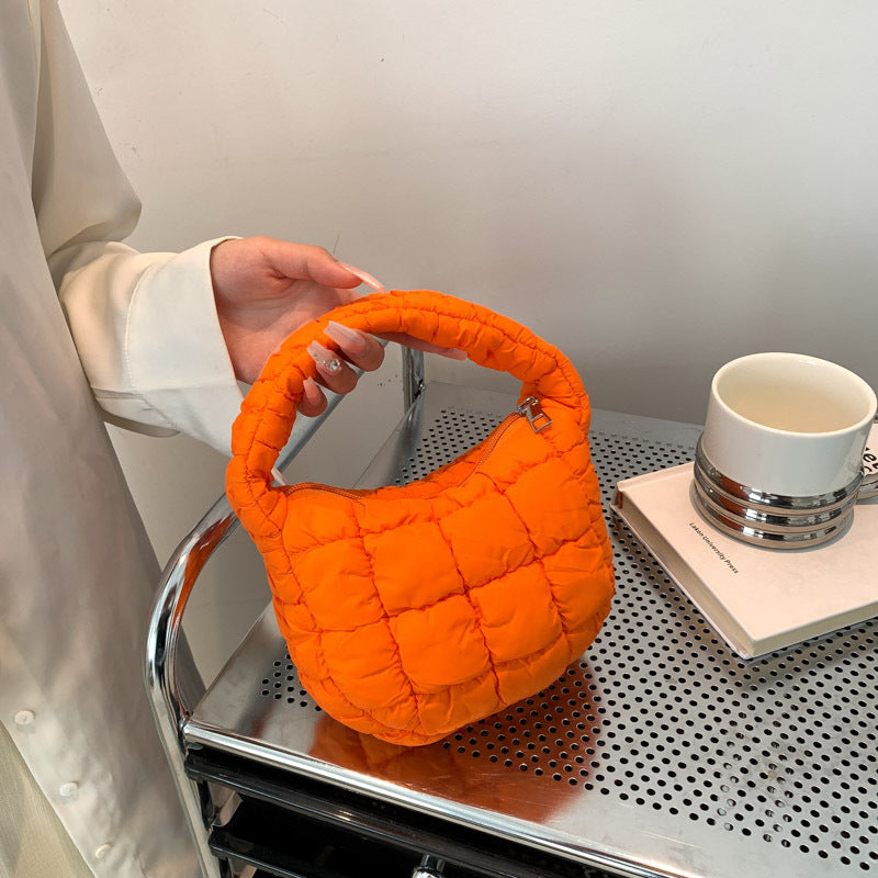 Gepuffte Schultertasche