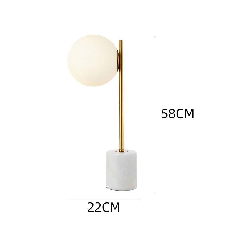 Elegante Tischlampe mit Marmorbasis
