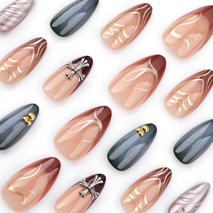 Kunstvolle und elegante Nagelverzierung Karnz