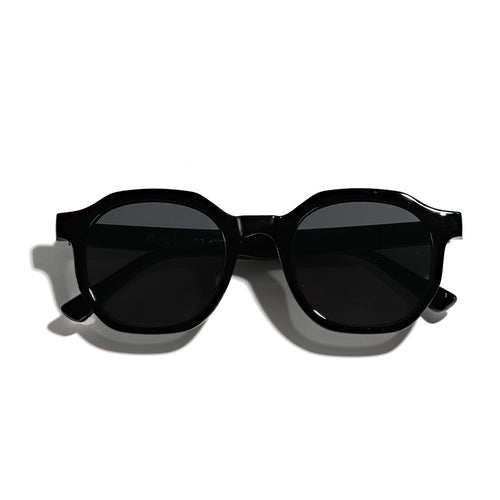 Damen stilvolle Sonnenbrille im modernen, kantigen Design Karnz