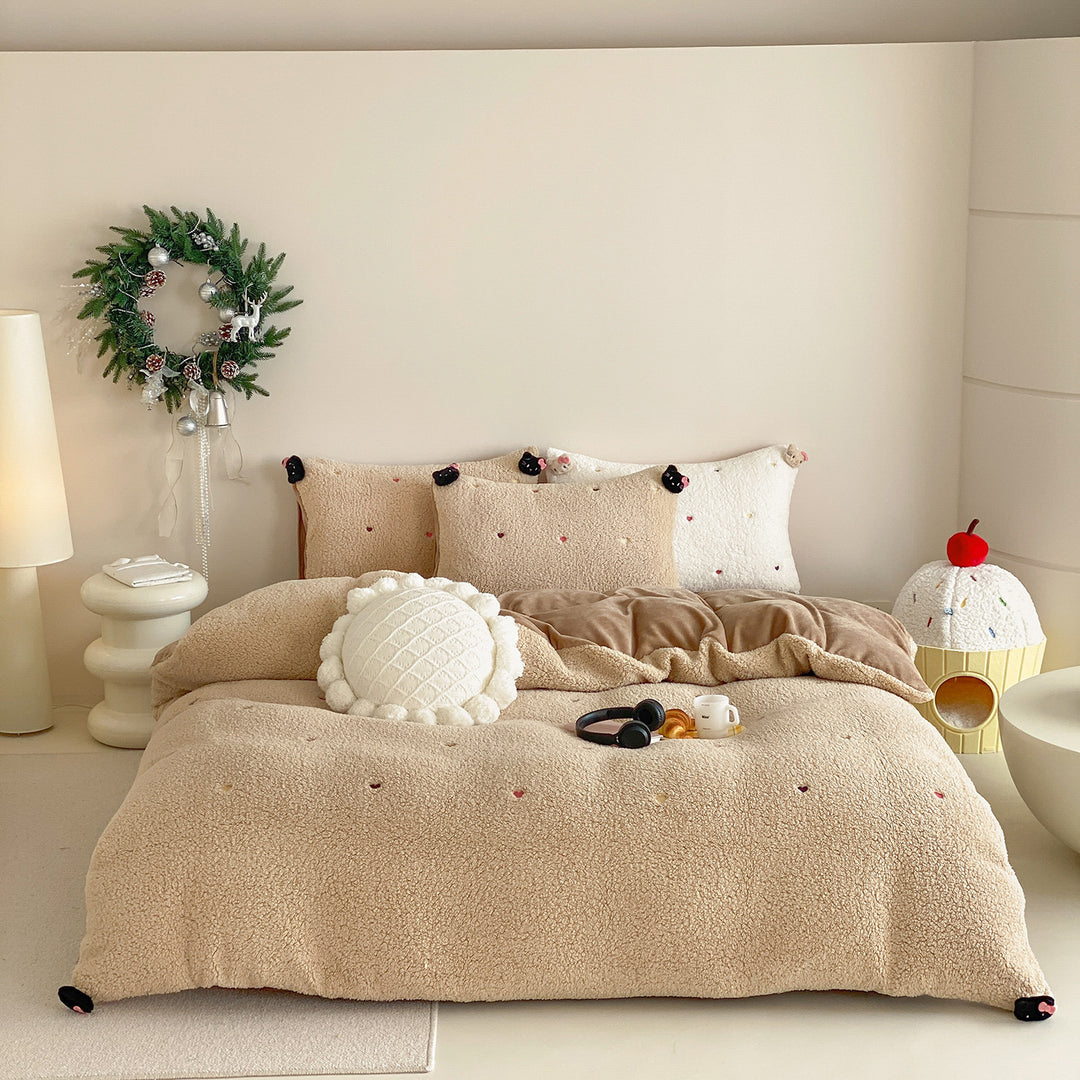 Wendbares Teddy-Fleece-Bettwäscheset mit gestickten Mini-Herzen und 3D-Tierkopf-Kissen
