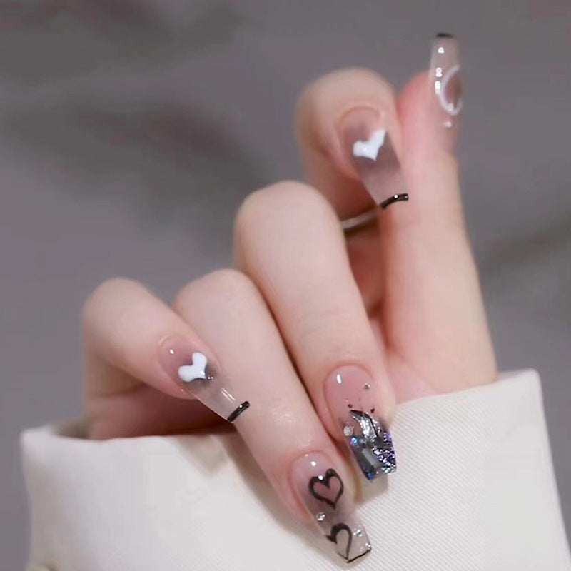 Kunstnagelset mit kreativen 3D-Verzierungen Karnz