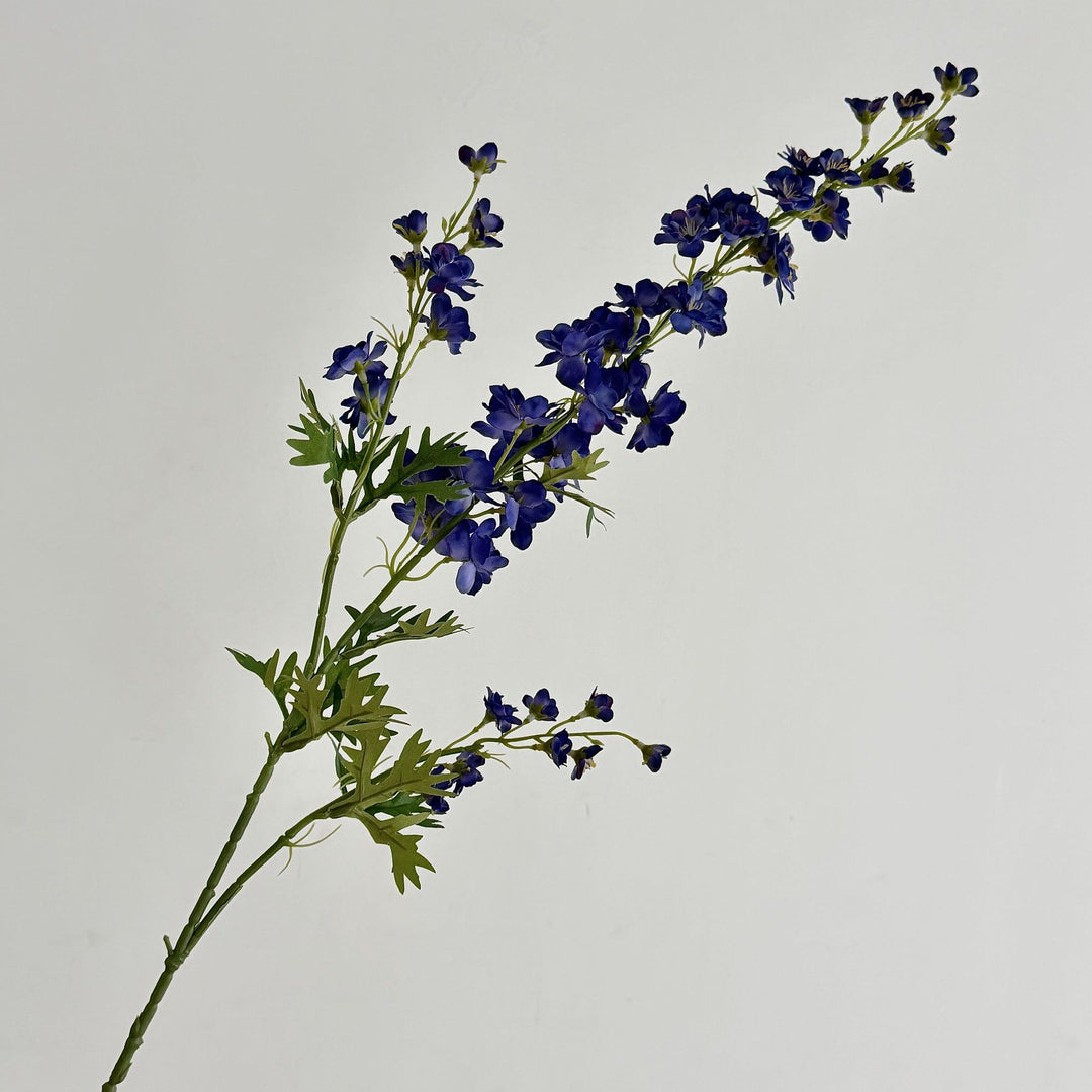 Künstlicher Blütenzweig mit detailreichen roten Blüten Karnz