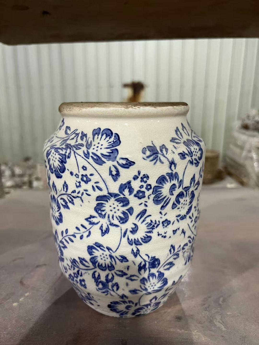 Florales Keramik Blumentopf mit Kunstmuster Karnz