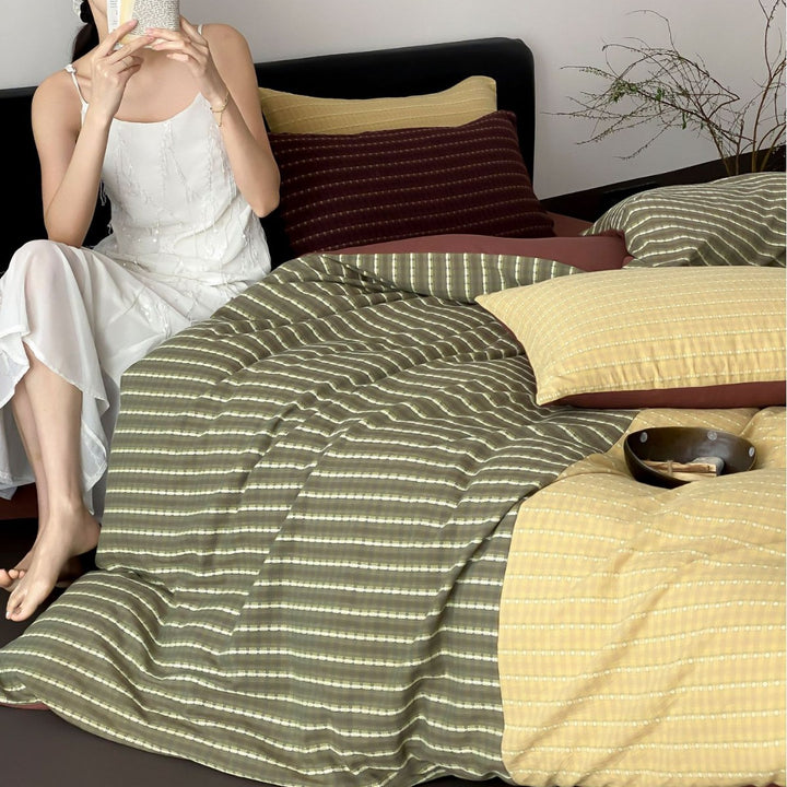 Wendbares Baumwollsatin Bettwäsche-Set mit gestepptem Streifentextur