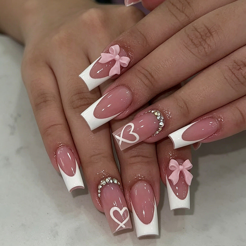 Dekoratives Herzdesign Acryl-Nagelverlängerungen Karnz