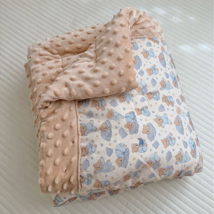Wendbare Minky Dot Babydecke mit Baumwoll-Teddy-Druck und gestepptem Futter