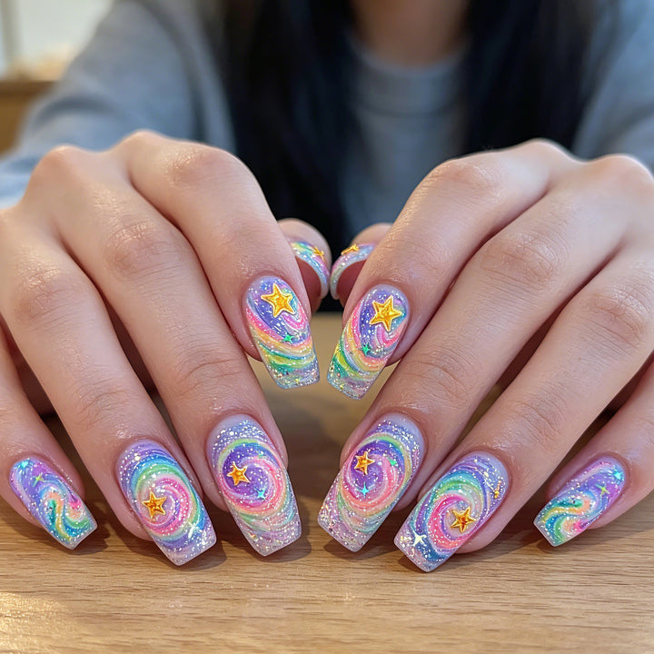 Künstlerische Glitzer-Nagelkunst-Erweiterungen Karnz