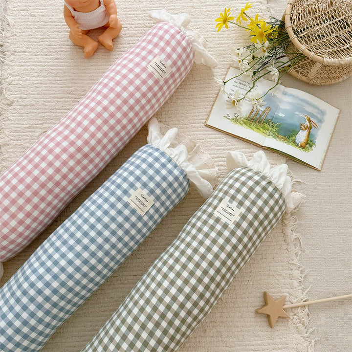 Rüschengingham-Kinderzimmer-Polsterkissen mit Bärenapplikation