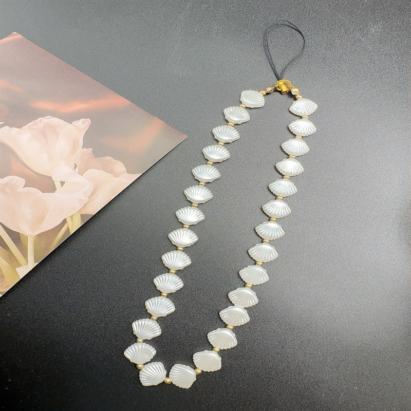 Muschelinspirierte Perlenkette Karnz