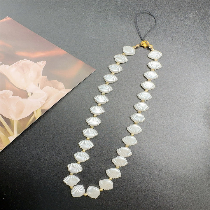 Muschelinspirierte Perlenkette Karnz