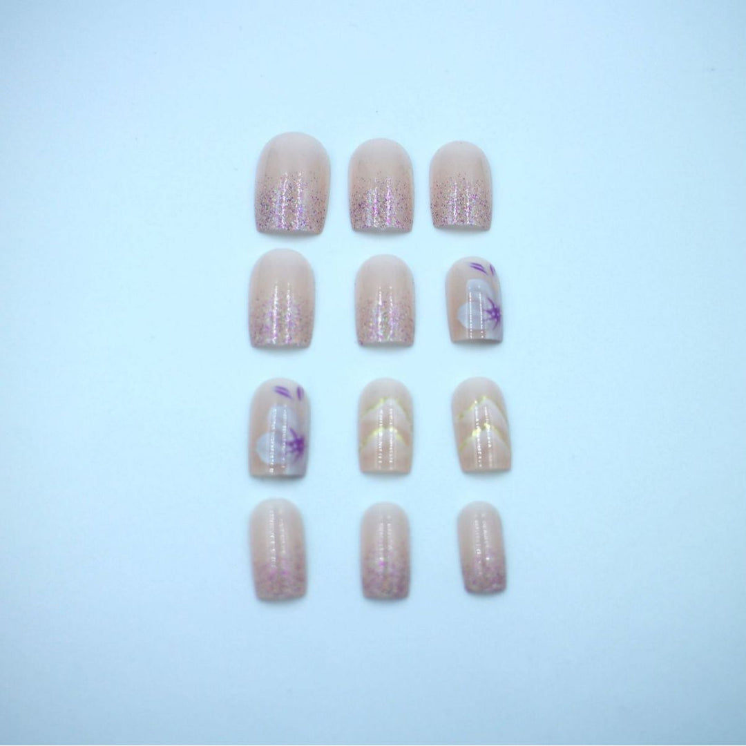 Elegantes Floral Press-On Nagelkunst Set