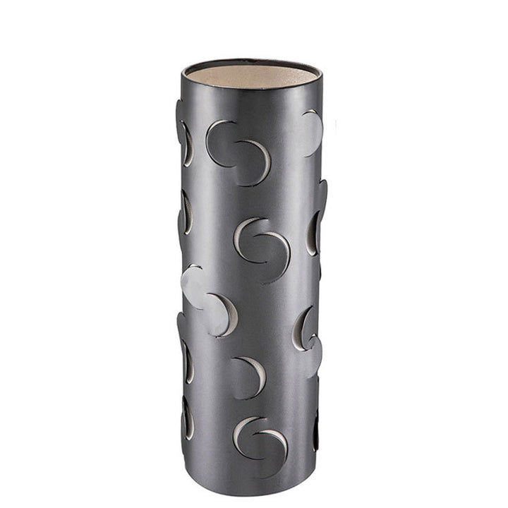Dekorativer Metallkerzenhalter
