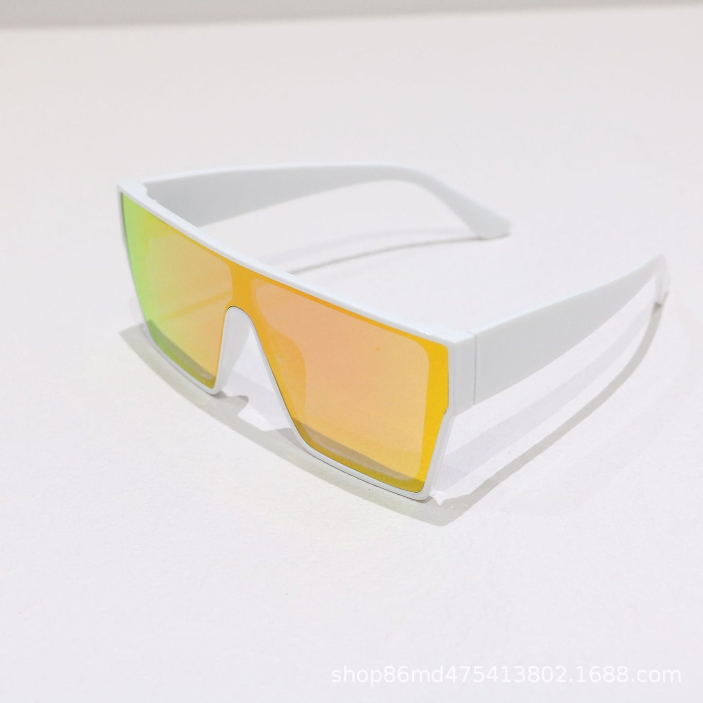 Damen große rechteckige Sonnenbrille mit modernem Rahmen und UV-Schutz Karnz