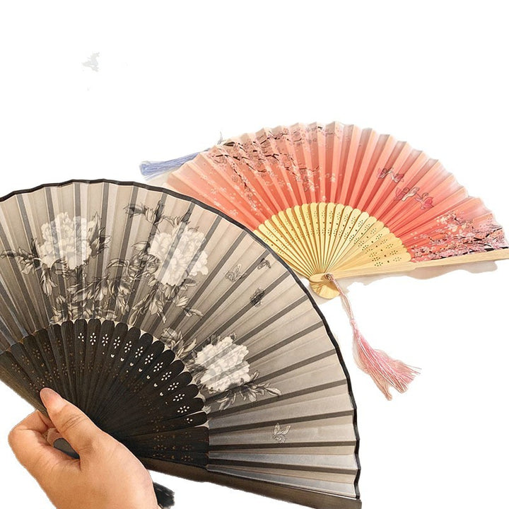 Handgefertigter Fächer mit Elegantem Blütenmuster Karnz