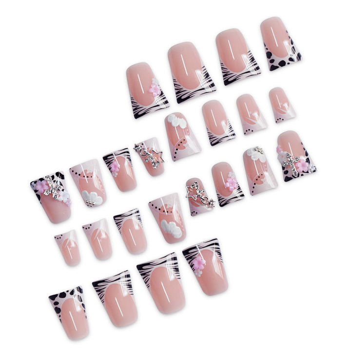 Künstlerische Nagelkunst Karnz