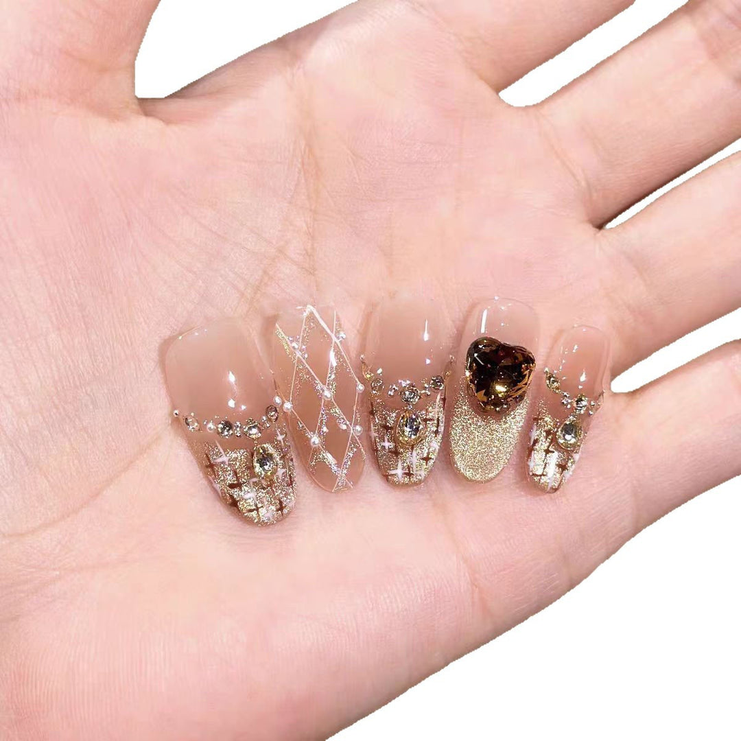 Künstlerisches Press-On-Nageldesign-Set mit Herz- und geometrischen Mustern Karnz