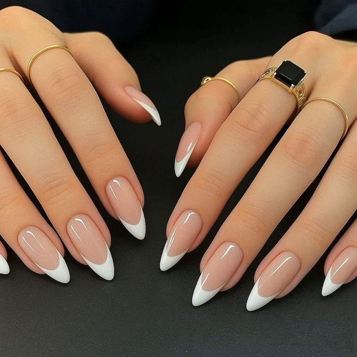 Elegante und Stilvolle French-Design Nagelkunst Karnz