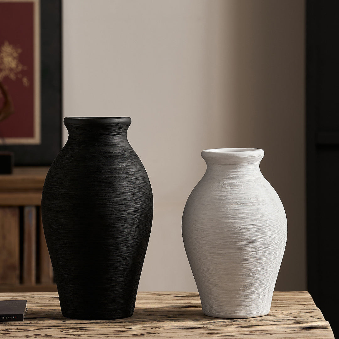 Elegante Keramikvase mit strukturiertem Design Karnz