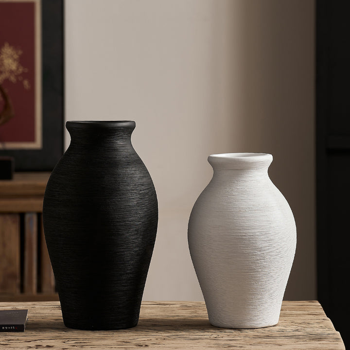 Elegante Keramikvase mit strukturiertem Design Karnz