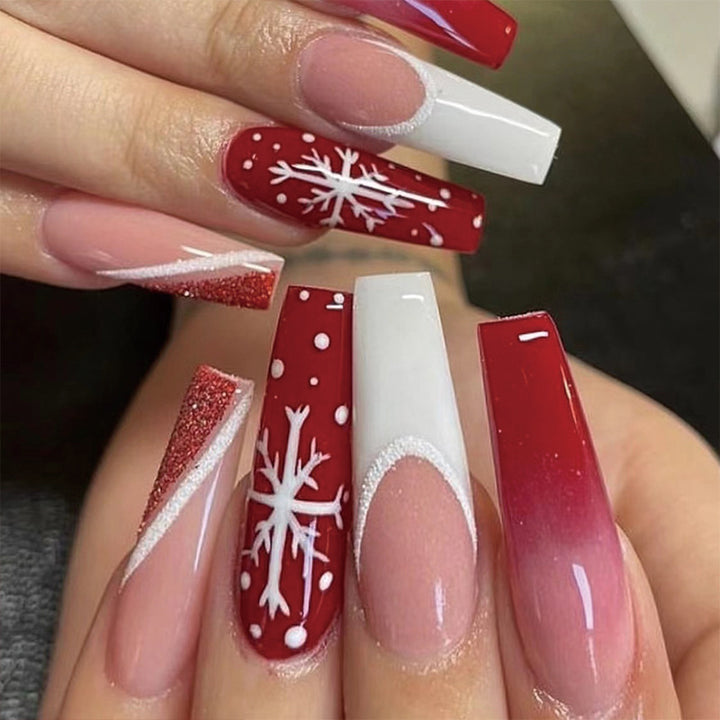 Kunstvolle Weihnachtsnagelverlängerungen mit elegantem Glitzer- und Schneeflockendesign Karnz