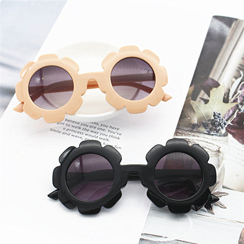 Damen modische Sonnenbrille im floralen Design Karnz