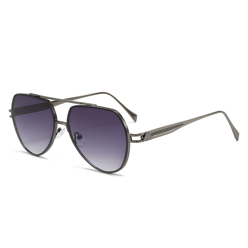 Damen Designer-Sonnenbrille im stilvollen, geschwungenen Metallrahmen Karnz