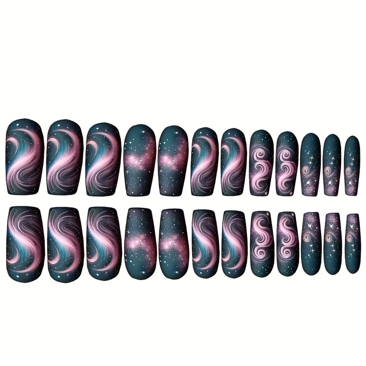 Künstlerische galaktische Nagelverzierungen Karnz
