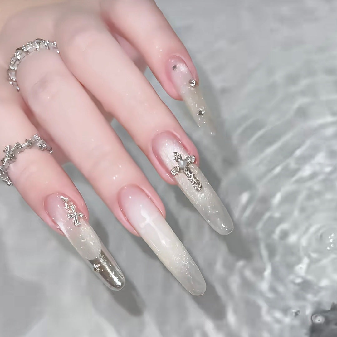 Elegantes Dekoratives Press-On-Nagelset mit Strass-Kreuzakzenten Karnz