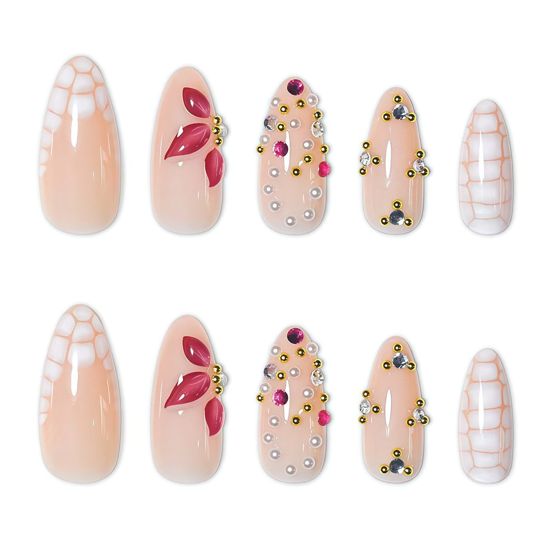 Glamouröse dekorative Nagelkunstverlängerungen Karnz