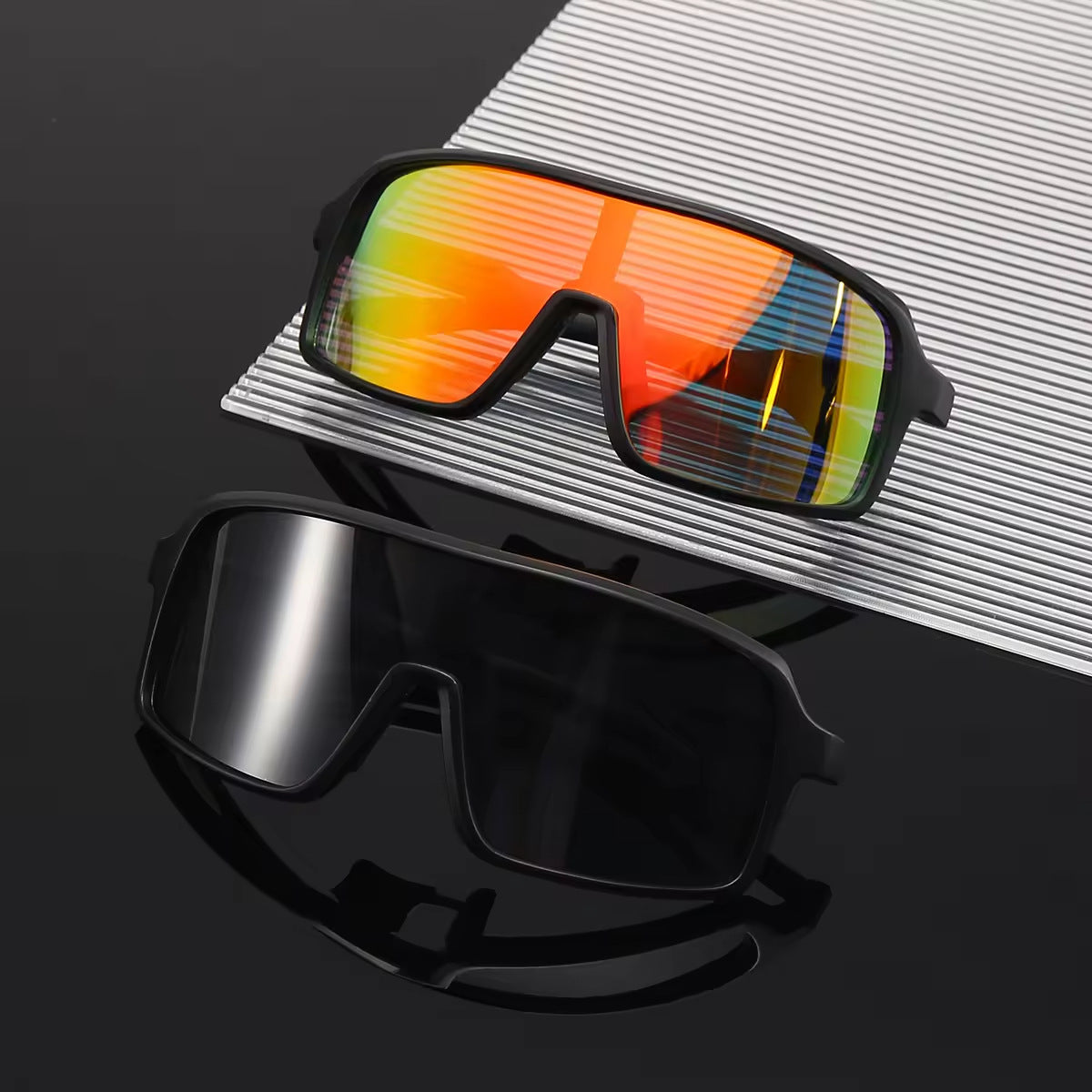 Damen modische Sonnenbrille im futuristischen Design mit großflächigen Gläsern Karnz
