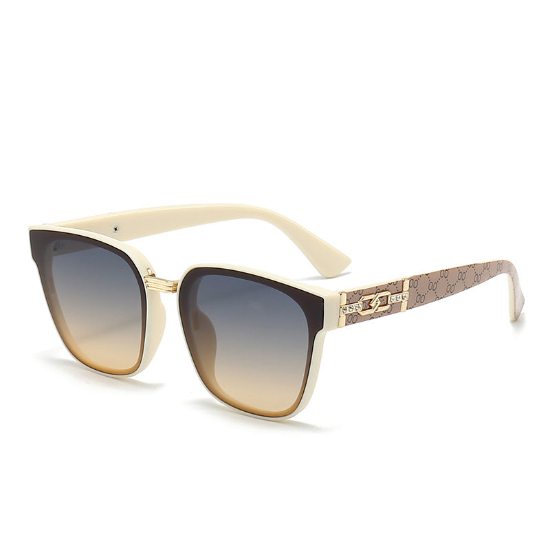 Damen Designer-Sonnenbrille mit luxuriösem Rahmen und angesagtem Schmuckdetail Karnz